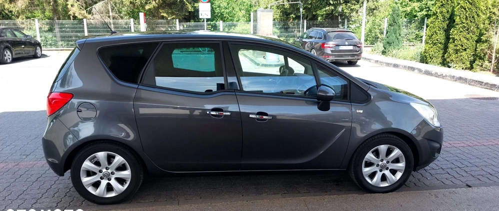 Opel Meriva cena 23900 przebieg: 189200, rok produkcji 2011 z Płońsk małe 631